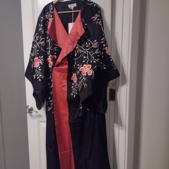 Chasing Unicorns Just Like Heaven Silk Satin Long Kimono - Picture 4 of 11